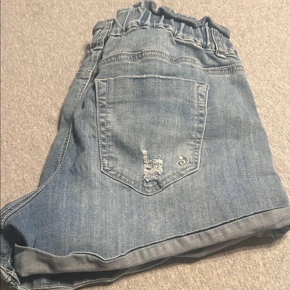 Light Blue Ruffled Denim Shorts - Picture 3 of 3